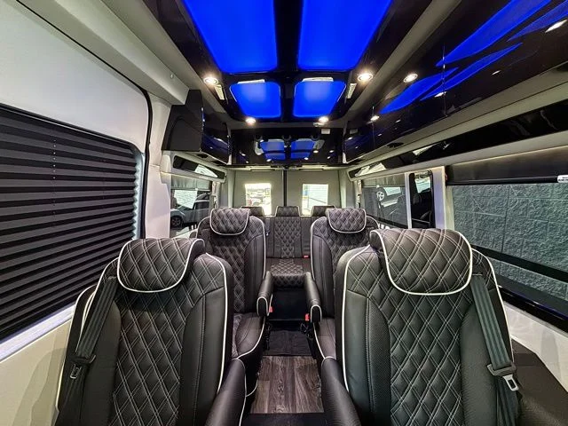 New 2027 Silver Mercedes-Benz Discovery Touring image 3