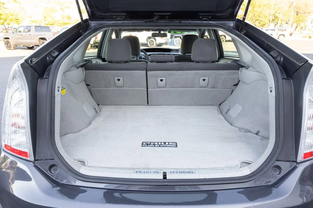 Used 2012 Winter Gray Metallic Toyota Base image 8