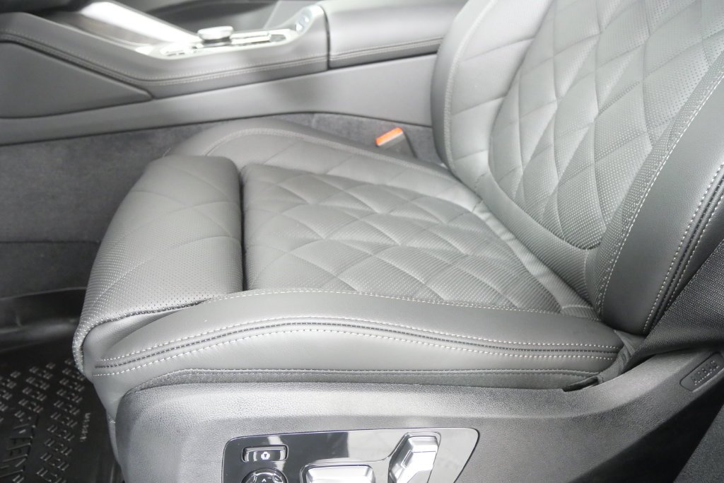New 2027 Black Sapphire Metallic BMW xDrive40i image 10