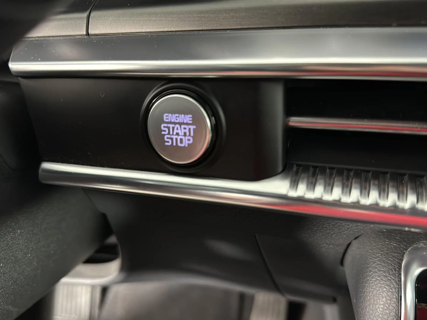 Used 2024 Passion Red Tintcoat Kia GT image 28