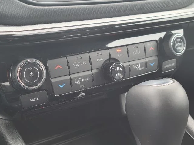 Used 2024 Red Hot Pearlcoat Jeep Trailhawk image 19