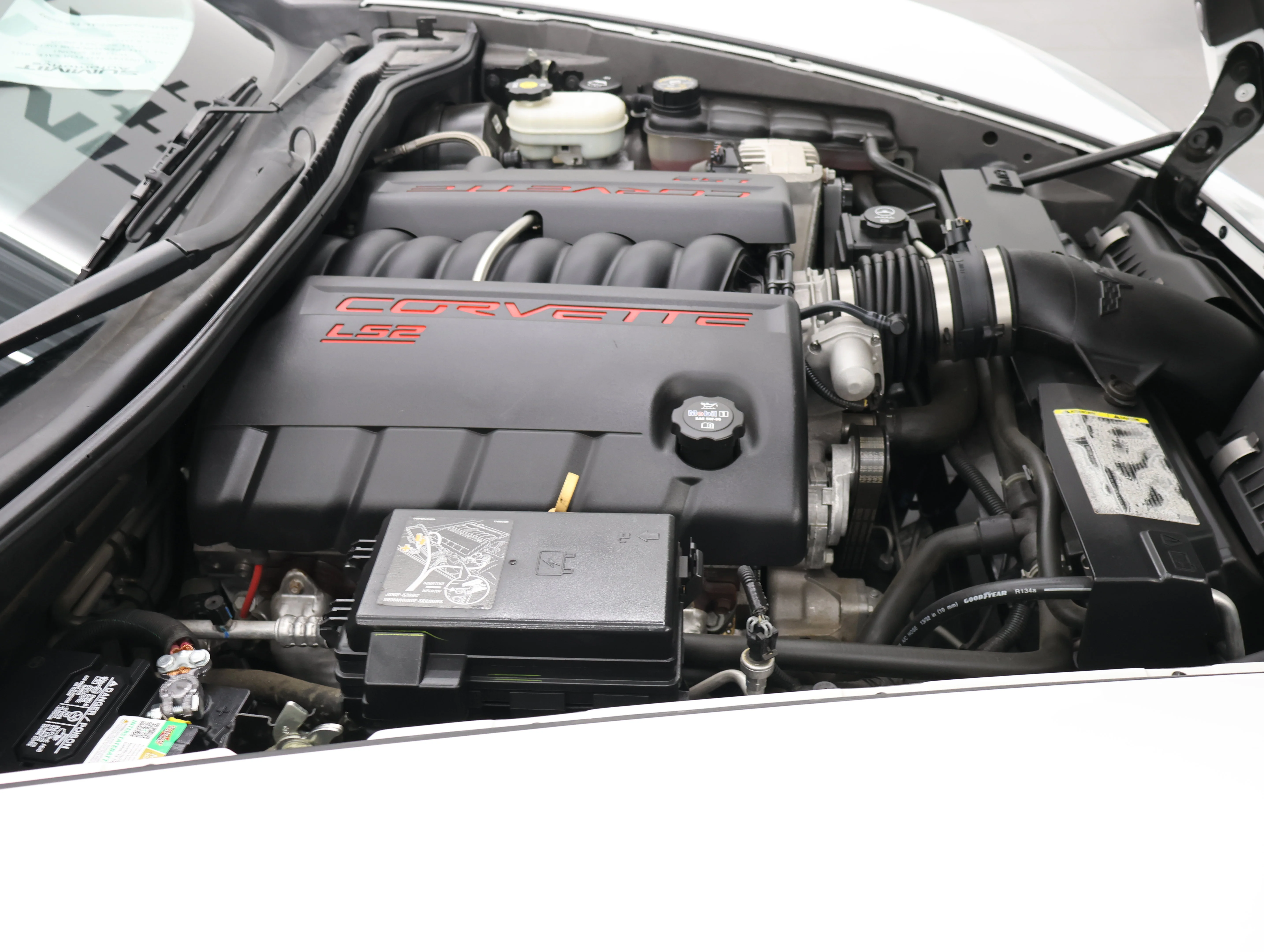 Used 2007 Arctic White Chevrolet Base image 17