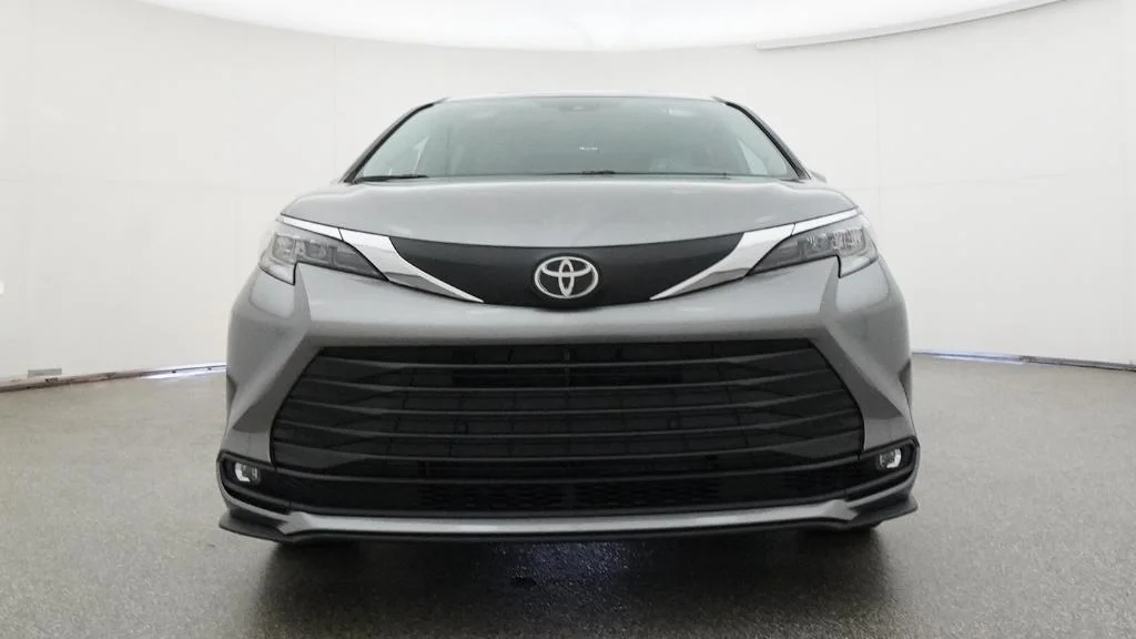 New 2026 Heavy Metal Toyota XLE image 24