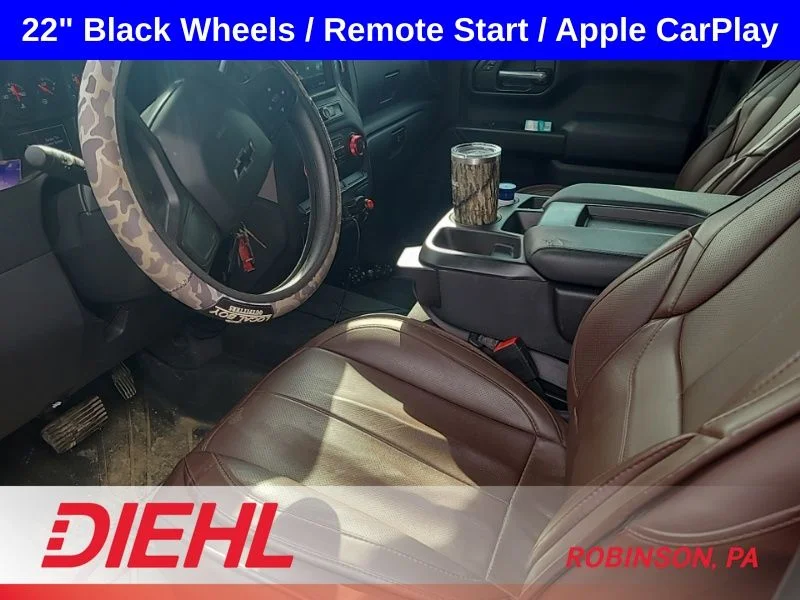 Used 2019 Red Chevrolet Custom image 10
