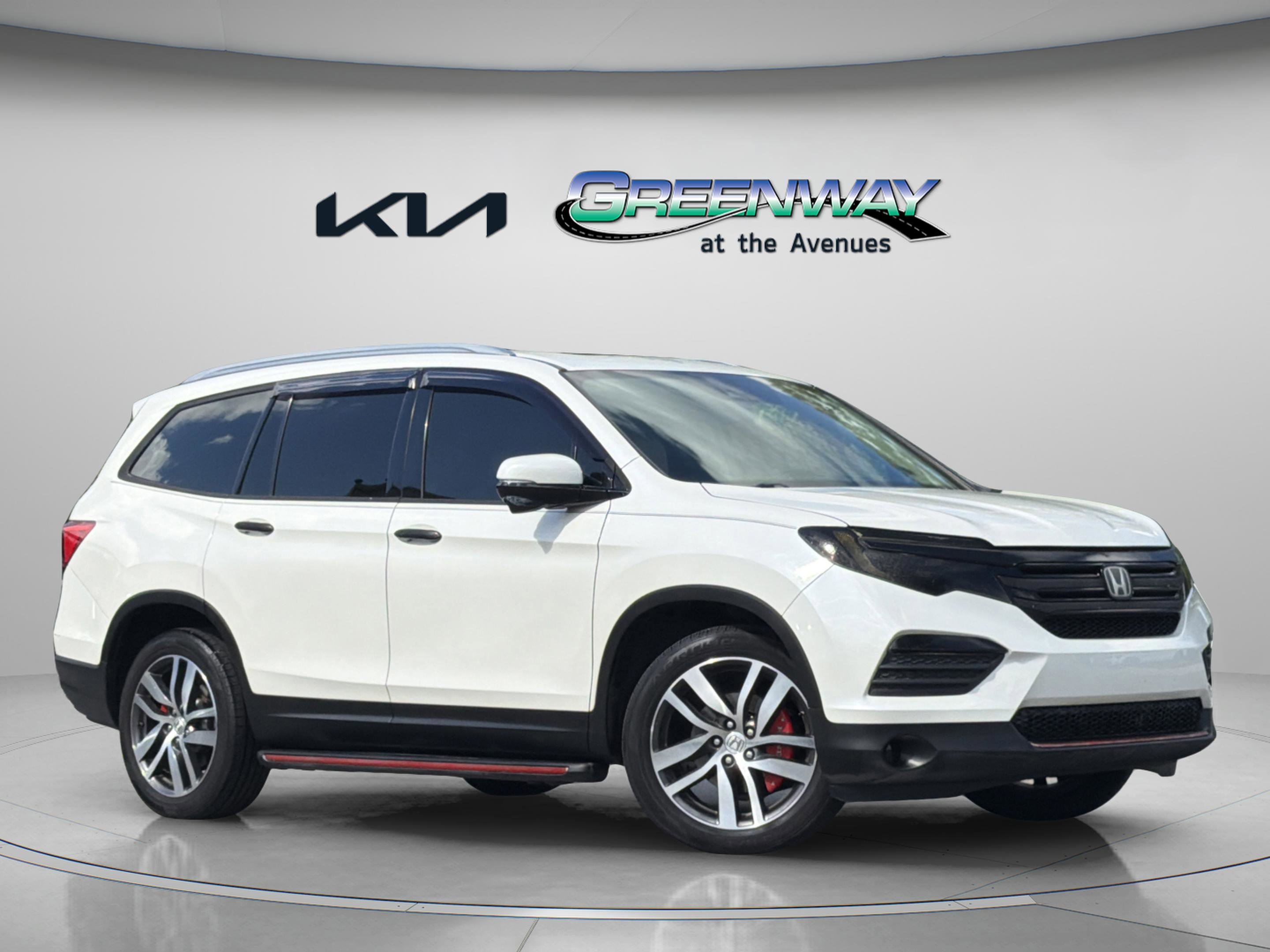 2016 Honda Pilot 4WD Touring's photo