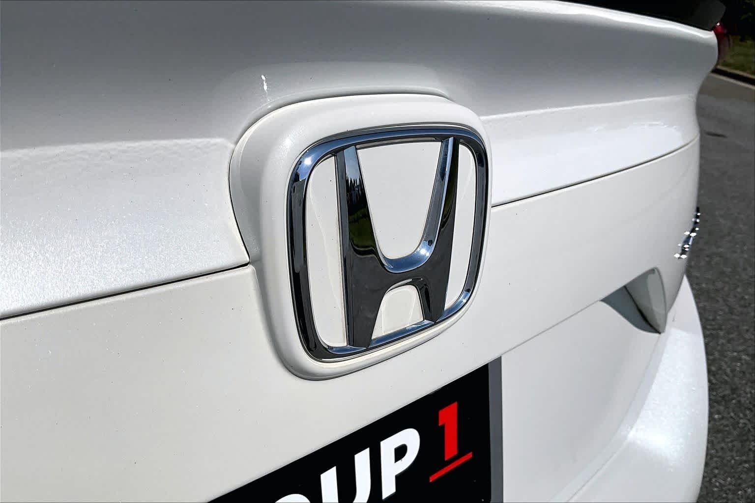 Used 2019 Platinum White Pearl Honda Sport image 10