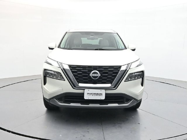Used 2023 White Nissan SL image 2