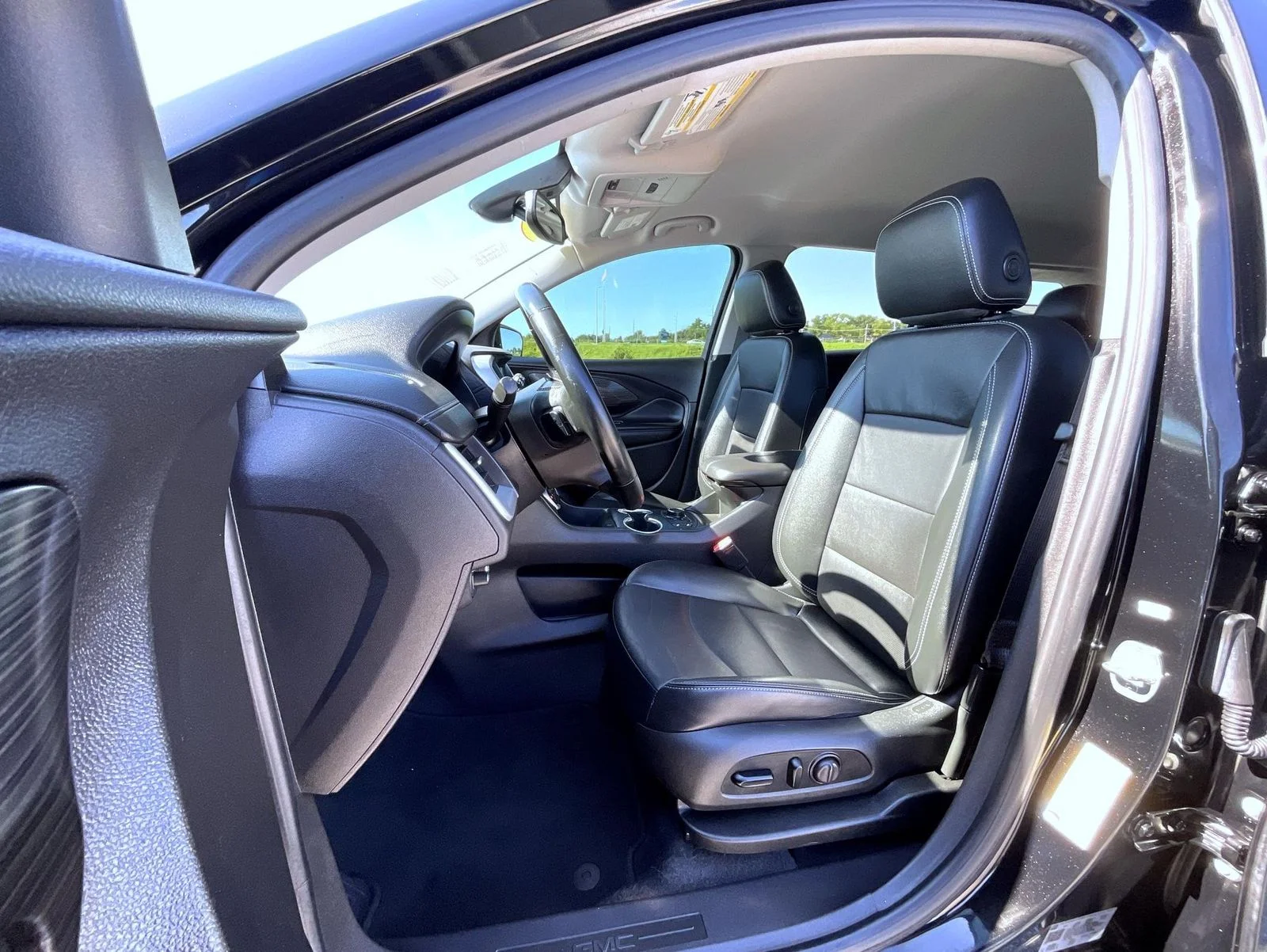 Used 2024 Black GMC SLT image 10