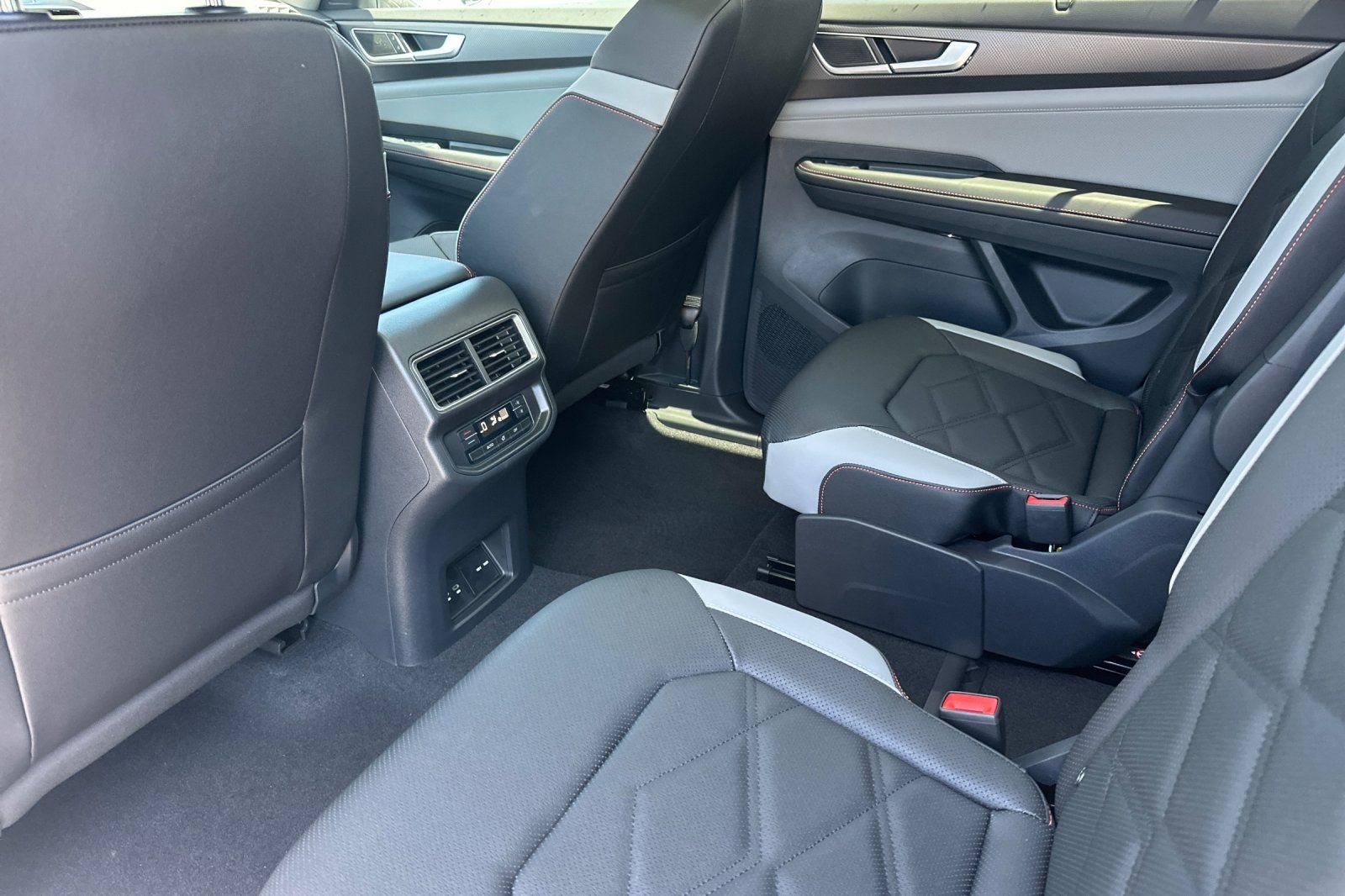 New 2026  Volkswagen Peak Edition image 12