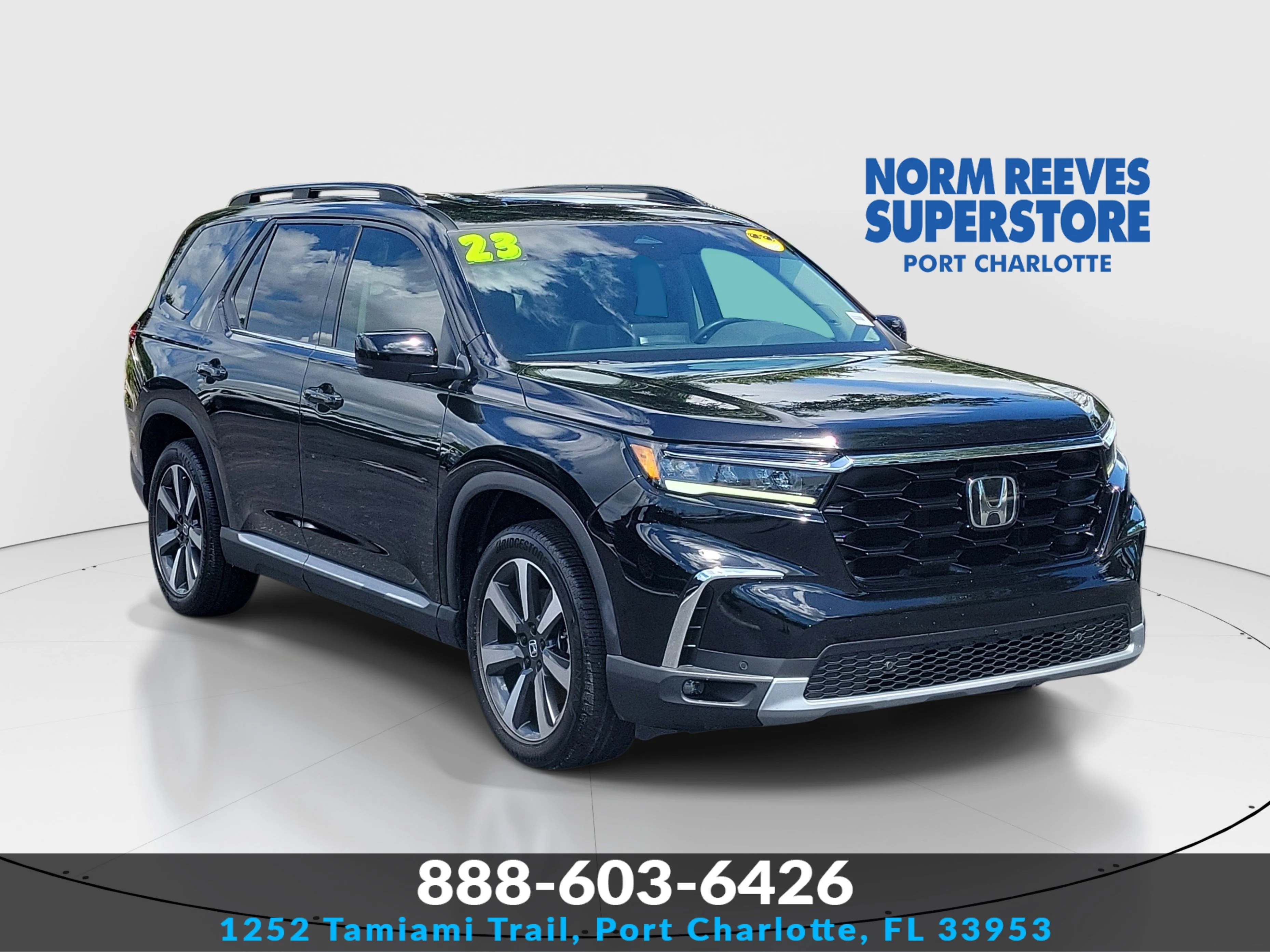 2023 Honda Pilot Touring AWD's photo