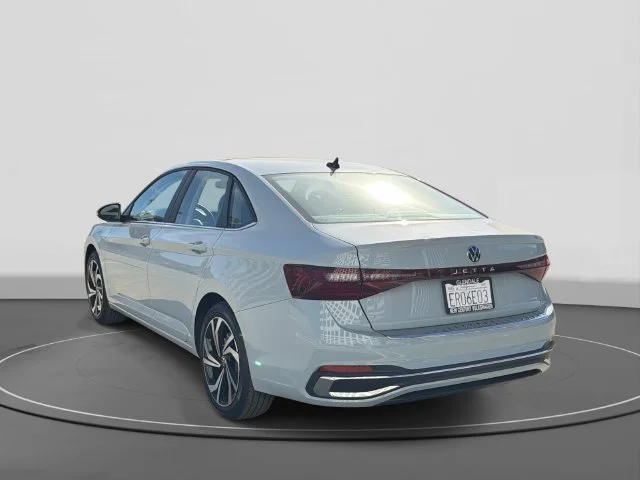 2026 Volkswagen Jetta photo 3