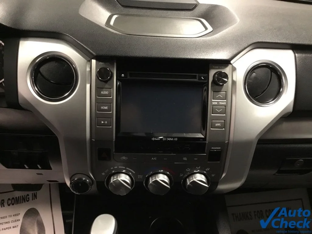 Used 2017 Silver Toyota SR5 image 53