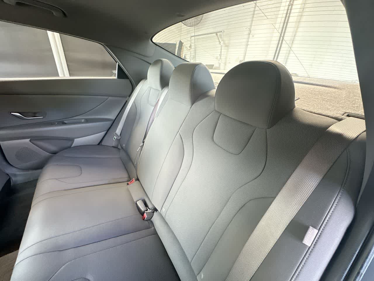 2025 Hyundai Elantra SE - Photo 22