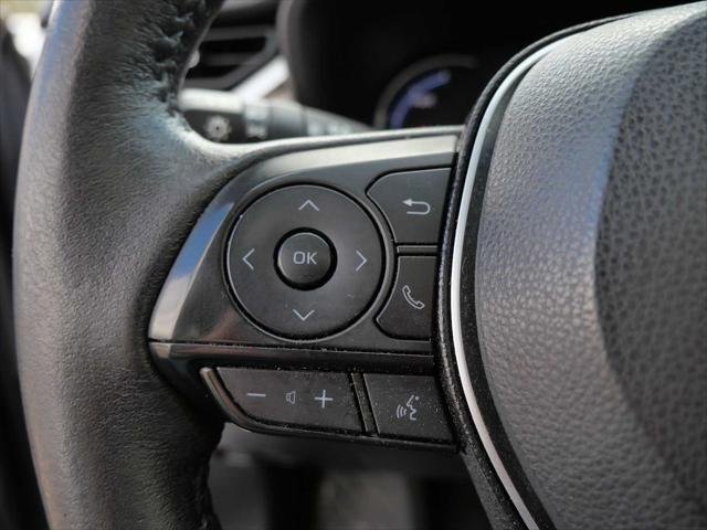 Certified Used 2021 SILVER SKY METALLIC Toyota  image 28