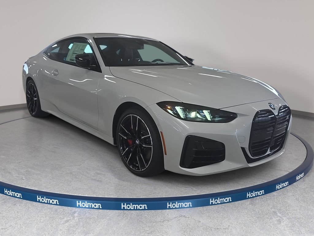 New 2027 Mineral White Metallic BMW M440i xDrive image 3