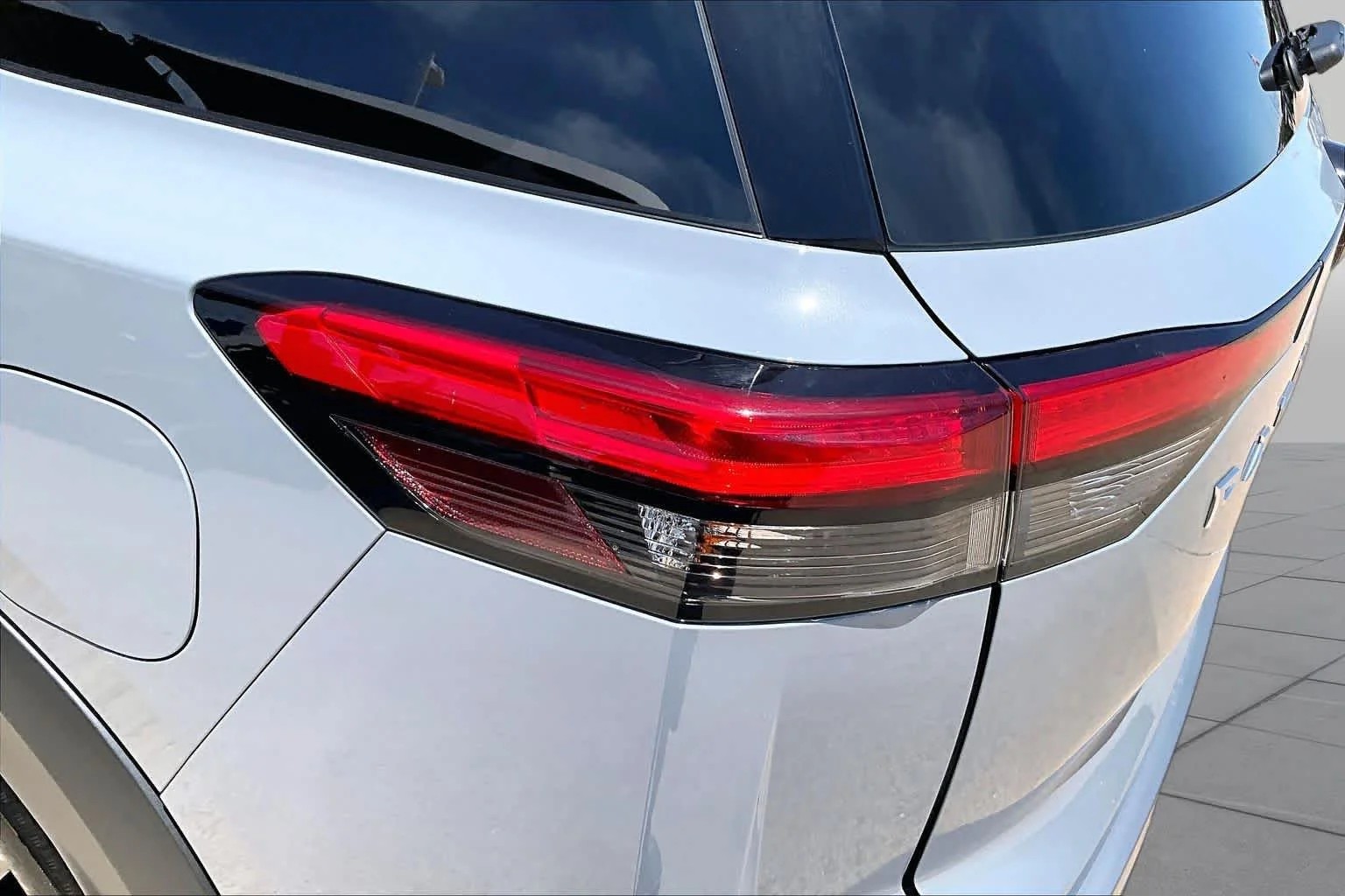 Used 2025 Boulder Gray Pearl Nissan Platinum image 29