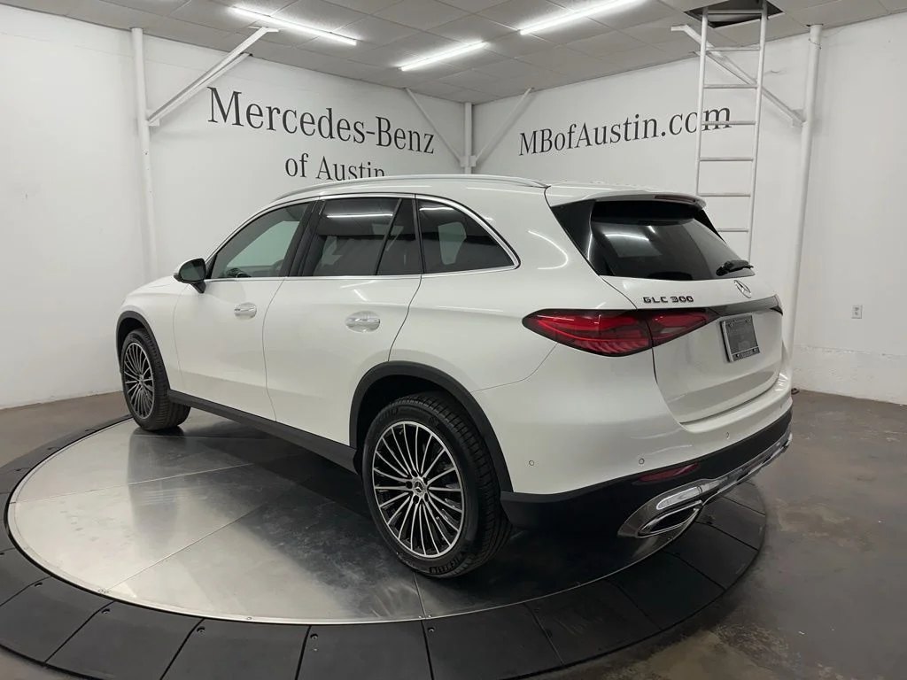Used 2026 White Mercedes-Benz GLC 300 image 5