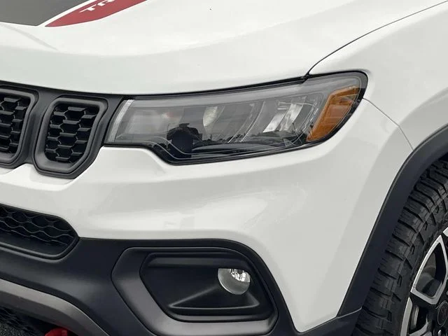 Used 2025 White Jeep Trailhawk image 10