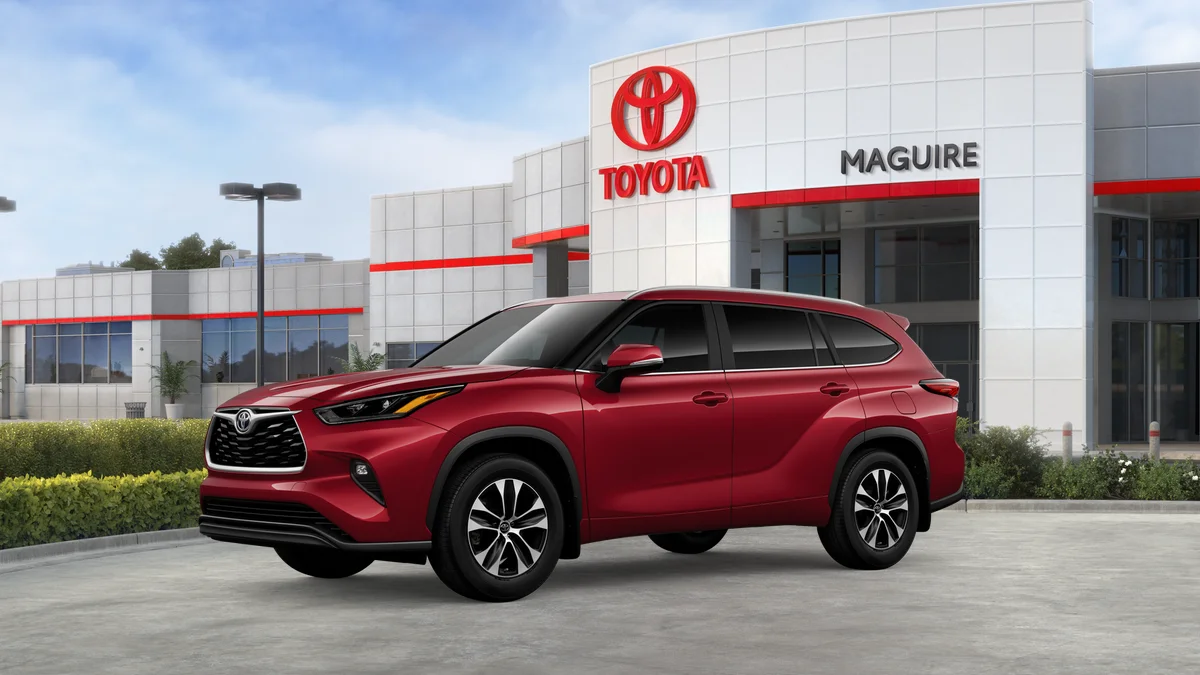 New 2026 Ruby Flare Pearl Toyota XLE image 15