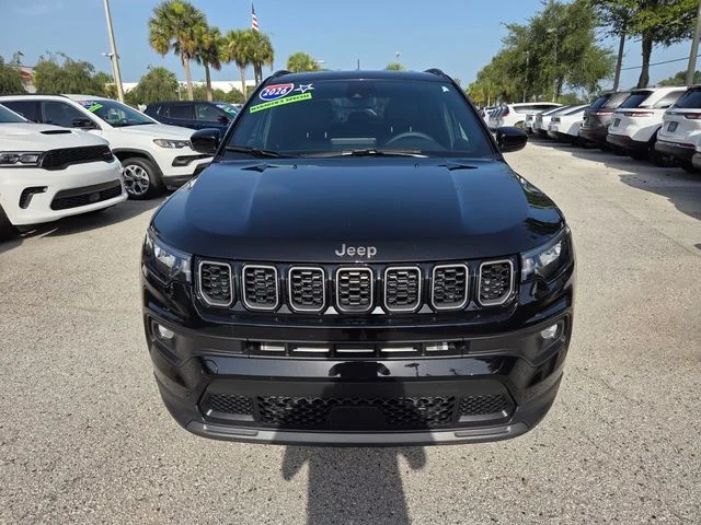 New 2026 Diamond Black Crystal Pearlcoat Jeep Latitude image 18