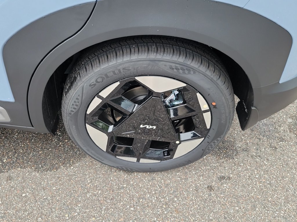 New 2027 Pale Gray Kia S image 34