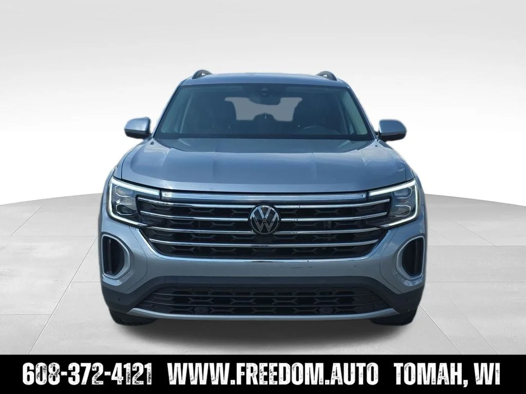 Used 2024 Silver Bird Metallic Volkswagen 2.0T SE w/Technology image 12