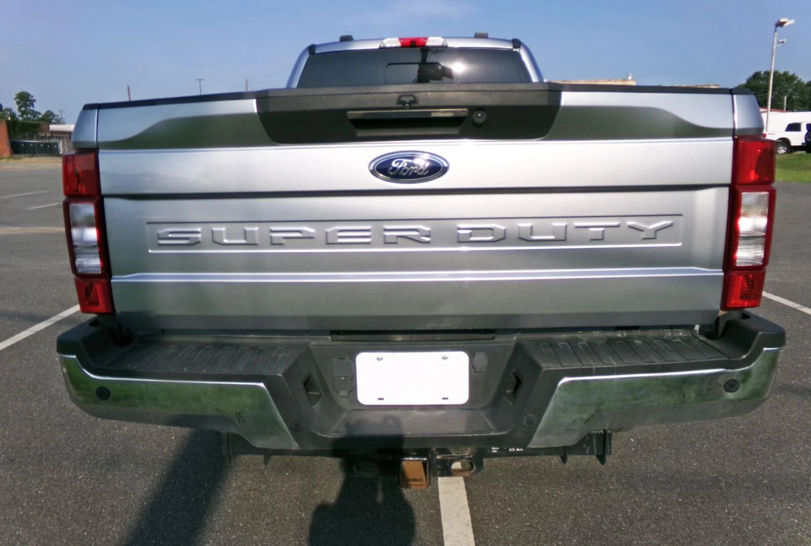 Used 2022 Iconic Silver/Carbonized Gray Ford Lariat image 3