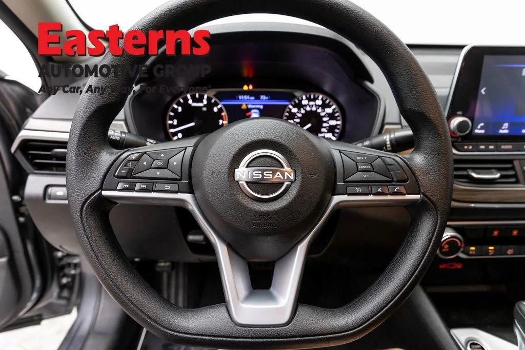 Used 2025 Gray Nissan 2.5 SV image 12