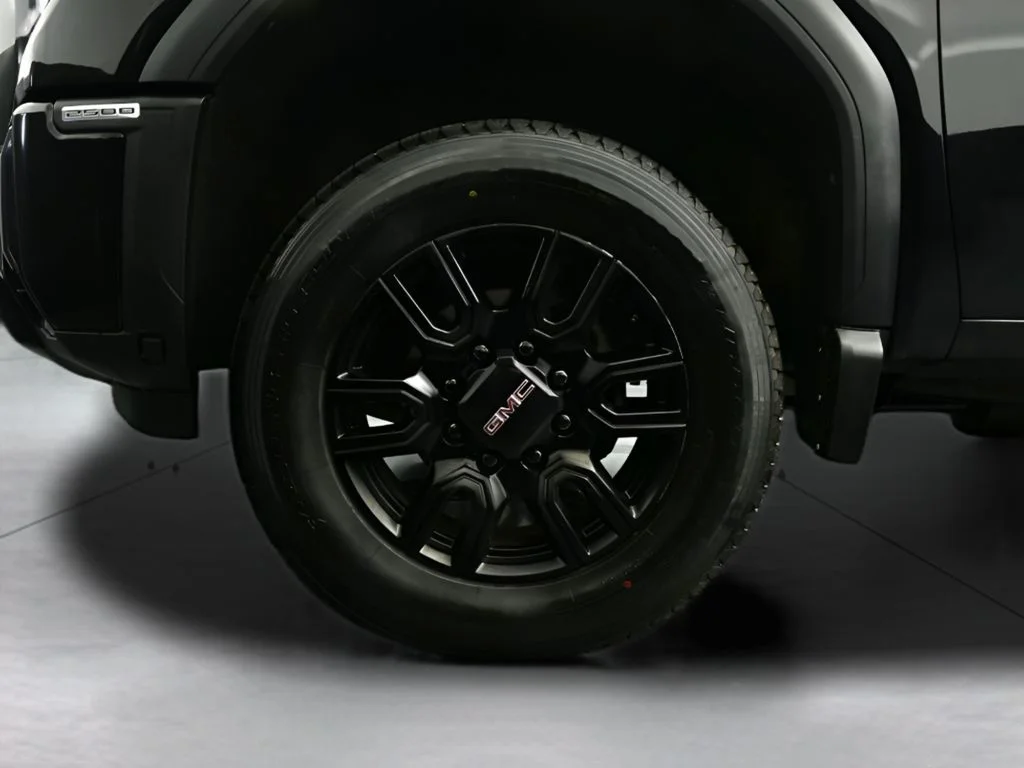 Used 2024 Onyx Black GMC AT4 image 23
