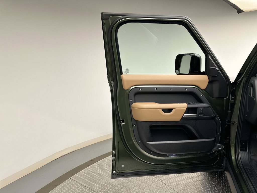 New 2026 Woolstone Green Land Rover S image 9