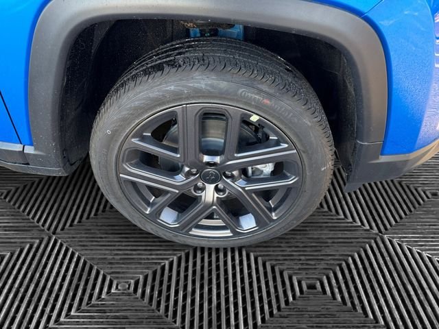 New 2026 Hydro Blue Pearl-Coat Exterior Paint Jeep Limited image 9