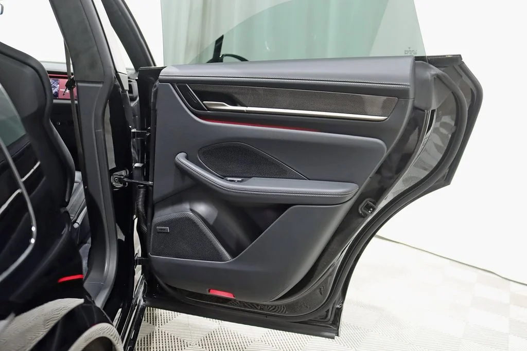 2025 Porsche Macan Electric Turbo