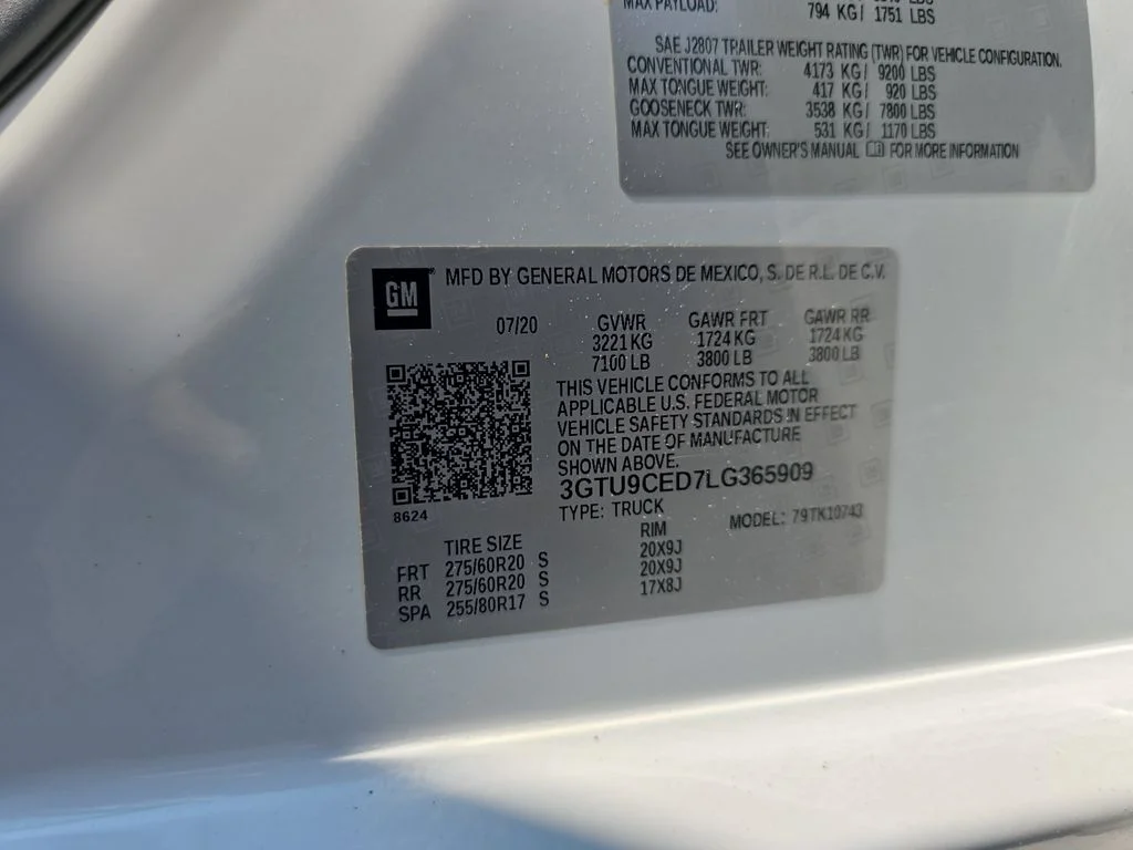 Used 2020 White GMC Elevation image 36