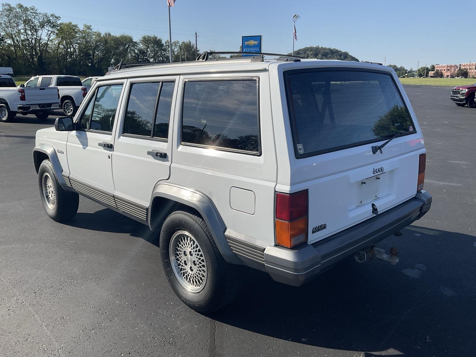 Used 1995  Jeep Country image 8