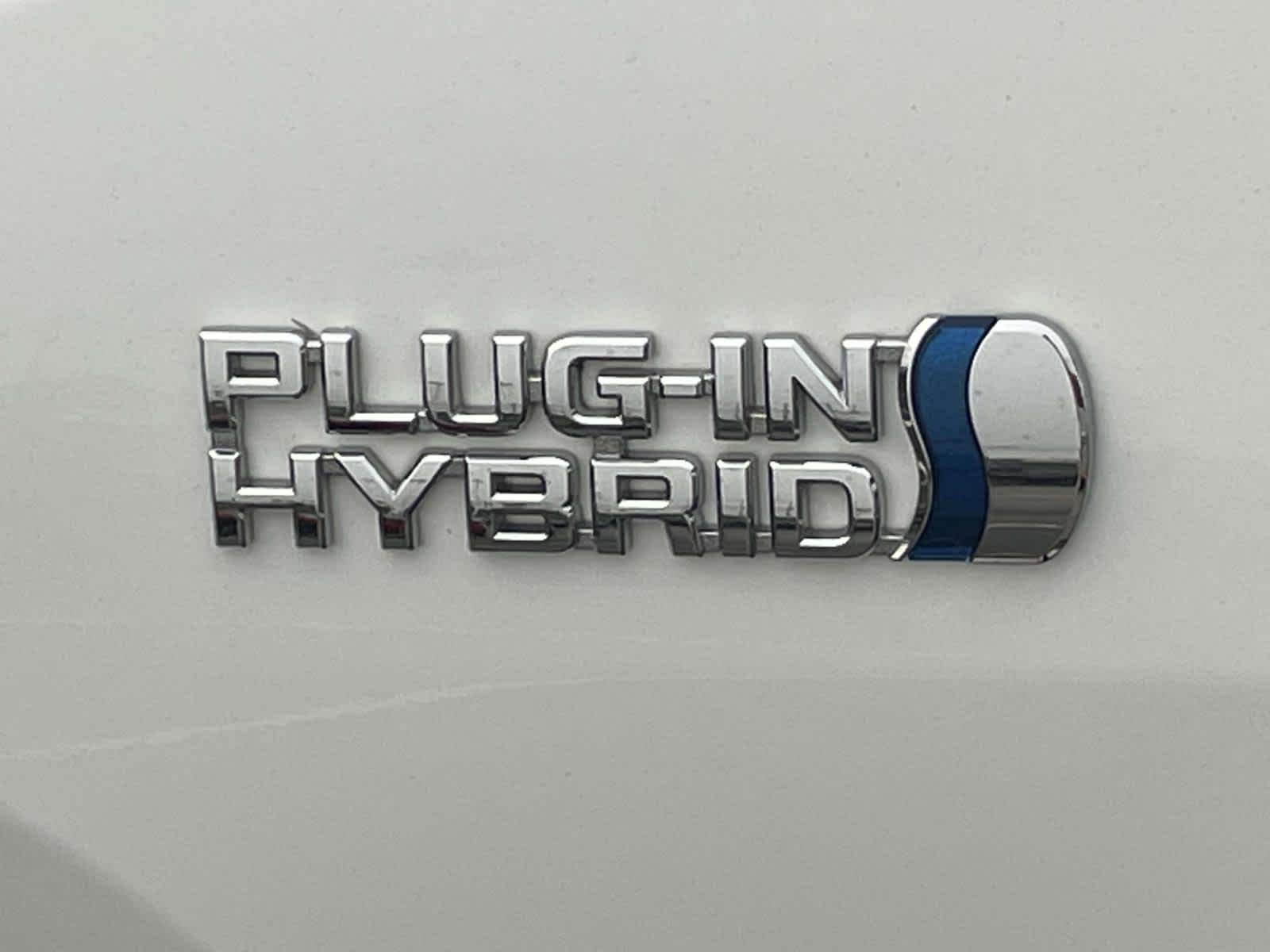 Used 2021 Super White Toyota SE image 17
