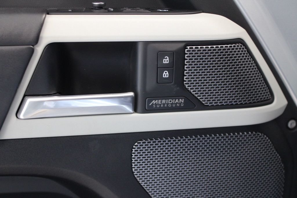 Used 2022  Land Rover XS Edition image 14