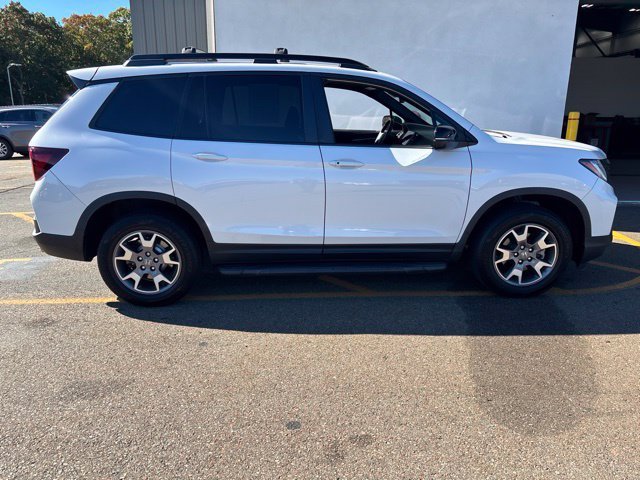 Certified Used 2023 Platinum White Pearl Honda TrailSport image 4