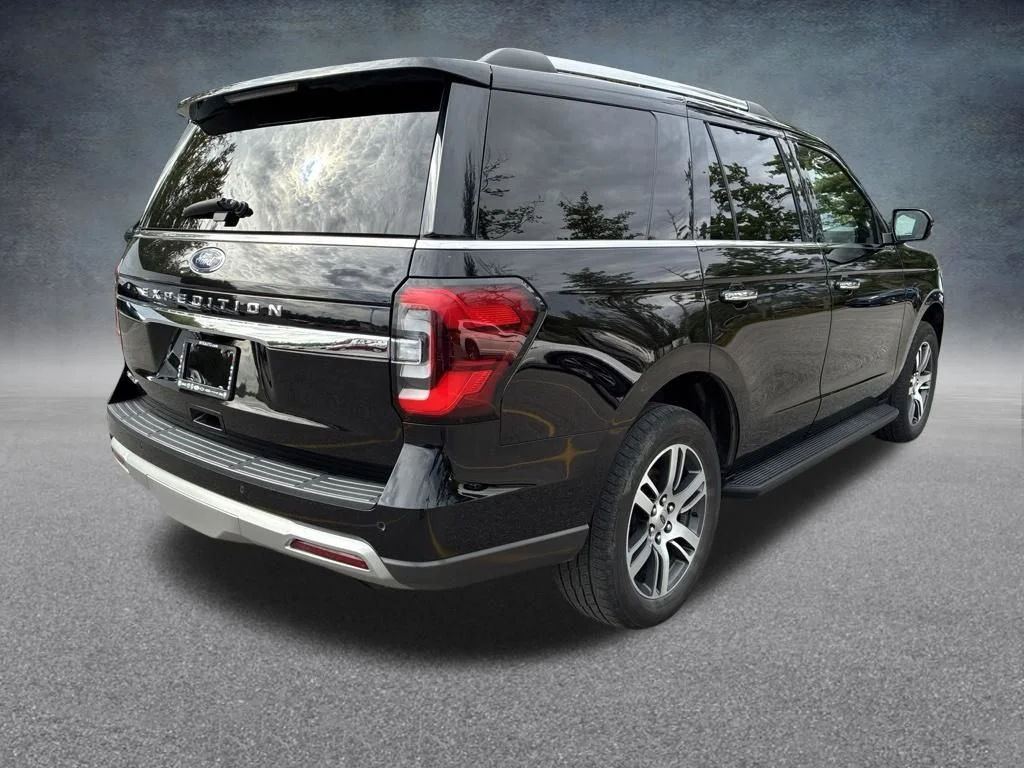 Used 2024 Black Ford Limited image 5