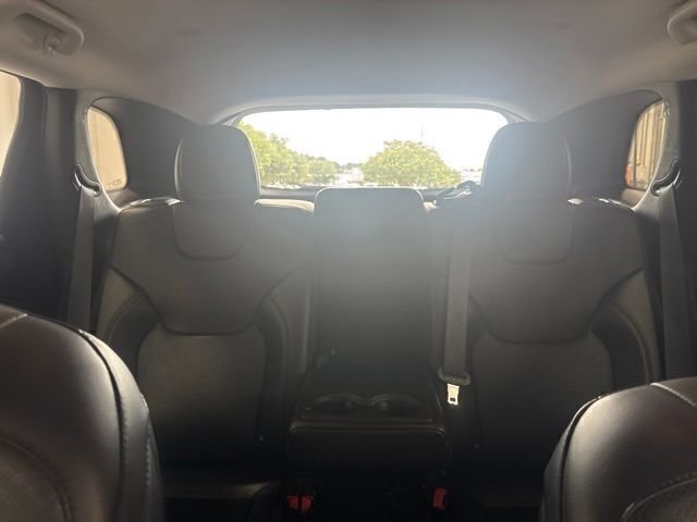 Used 2019 Silver Jeep Limited image 17