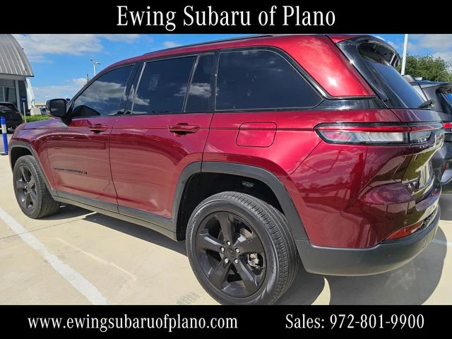 Used 2023 Red Jeep Limited image 3