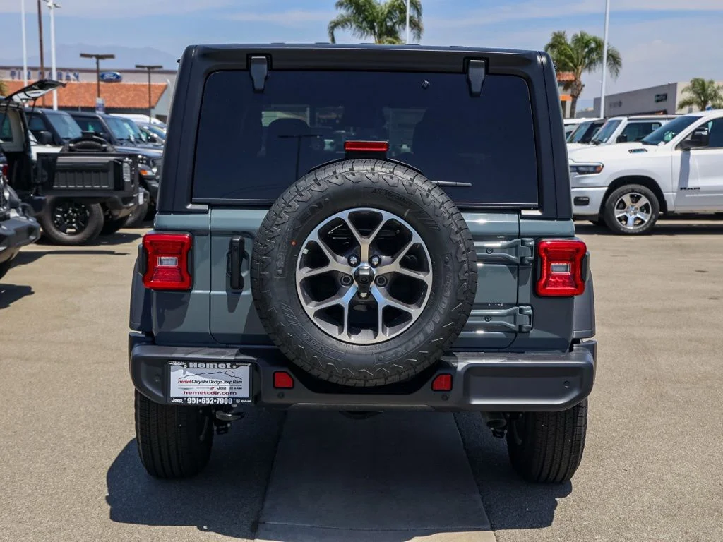New 2026 Anvil Clear-Coat Exterior Paint Jeep Sport S image 4
