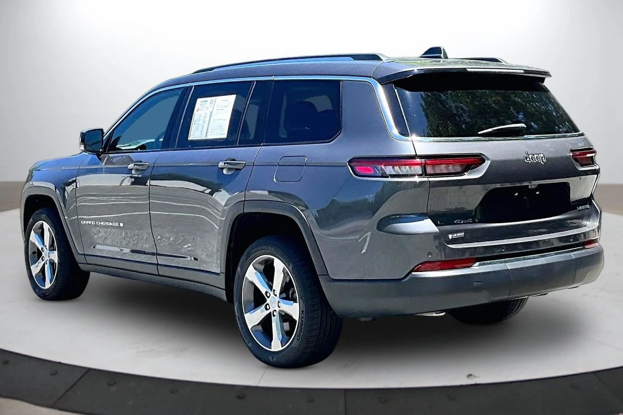 Used 2022 Gray Jeep Limited image 7