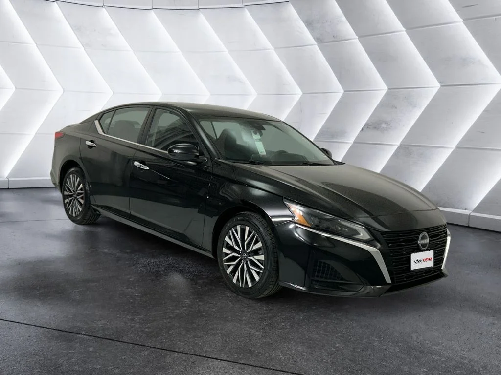 2023 Nissan Altima SV