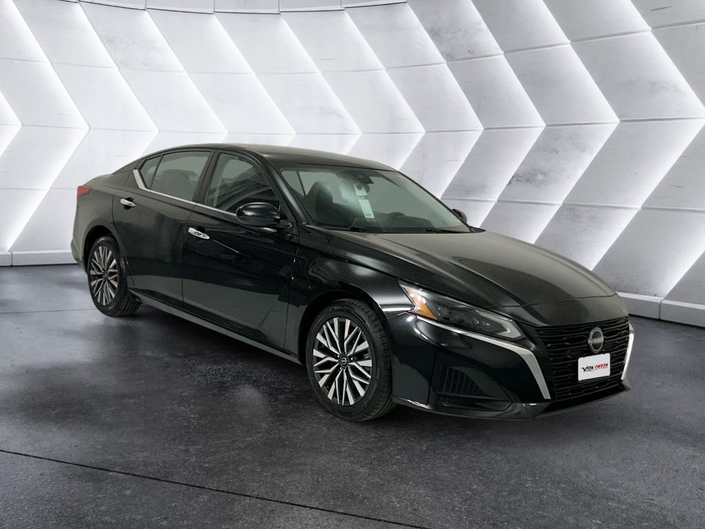 2023 Nissan Altima 2.5 SV FWD