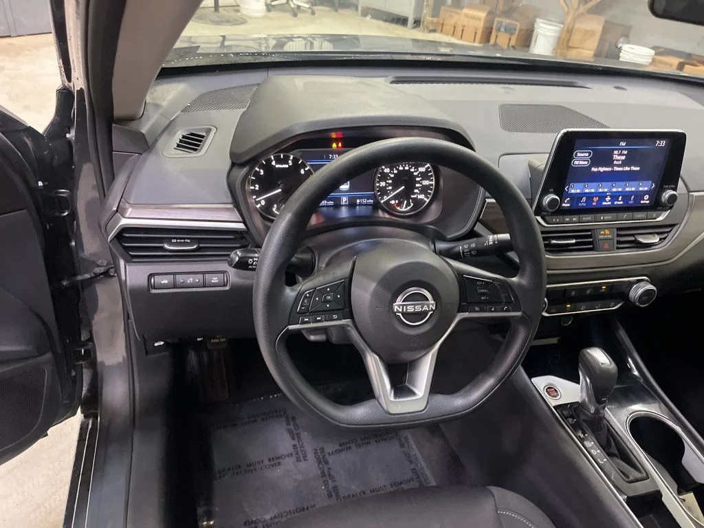 Used 2024 Gray Nissan 2.5 SV image 17