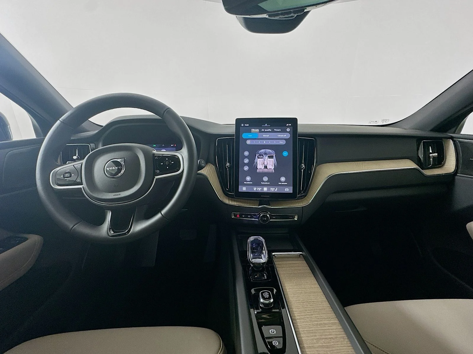 2026 Volvo XC60 Plus - Photo 14