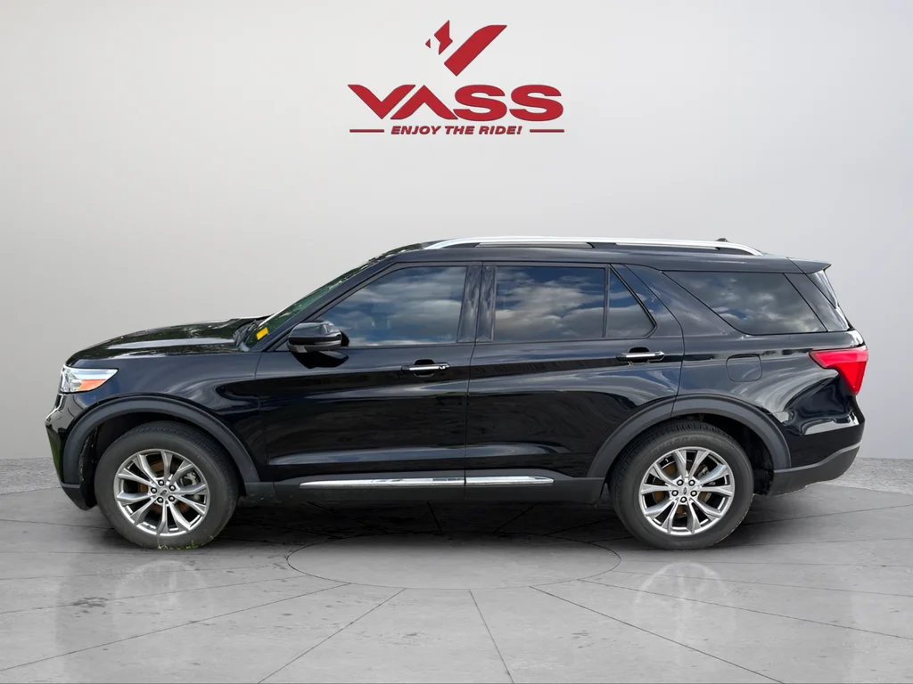 Used 2020 Black Metallic Ford Limited image 2