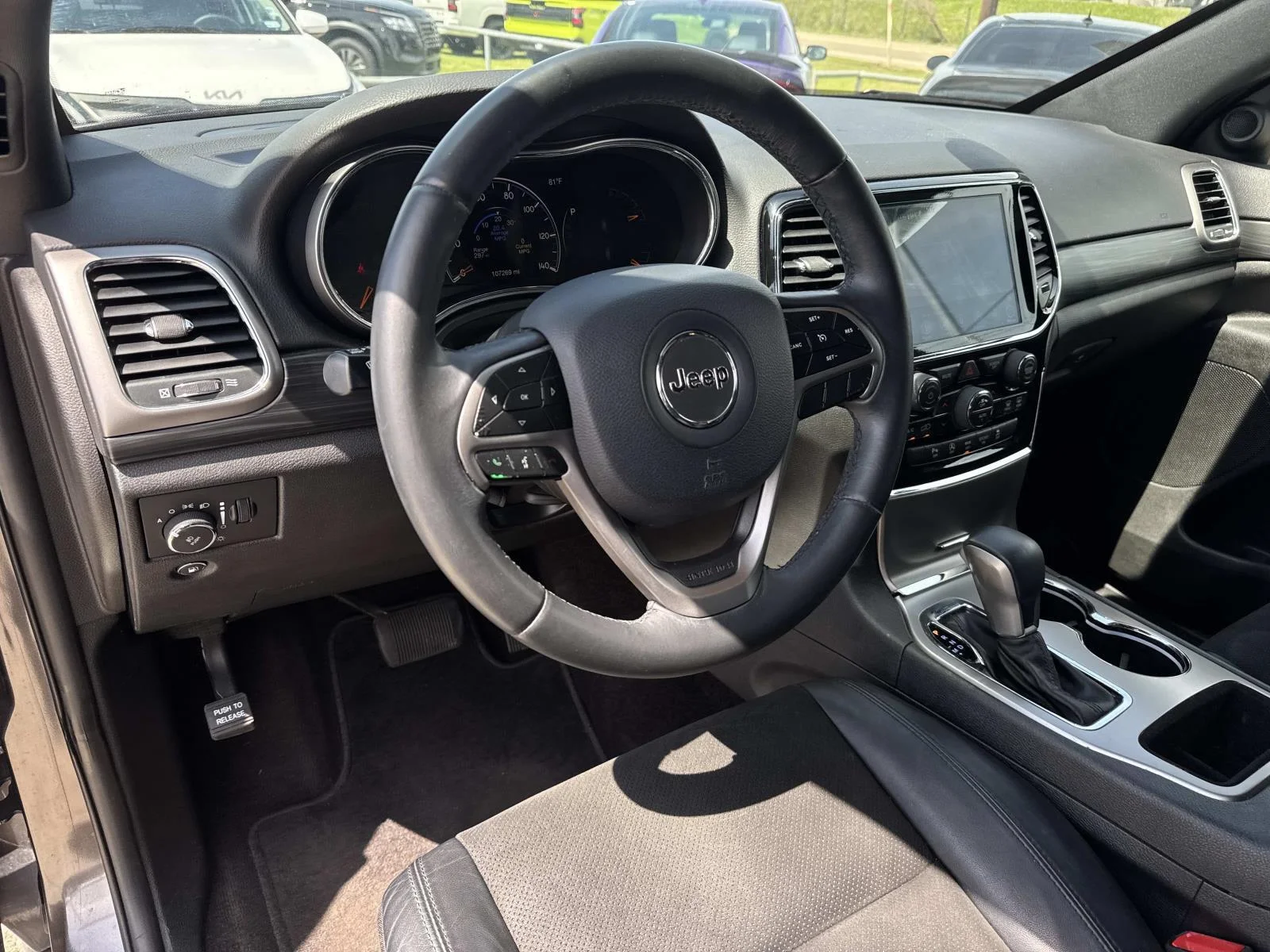 Used 2019 Granite Crystal Metallic Clearcoat Jeep Laredo E 4x2 image 17