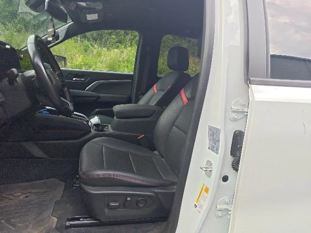 Used 2023 White Chevrolet Z71 image 8