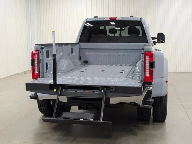 New 2026 Glacier Gray Metallic Tri-Coat Ford F-350® King Ranch® image 69